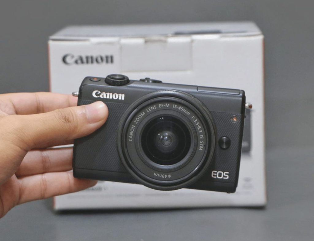 CANON EOS M100